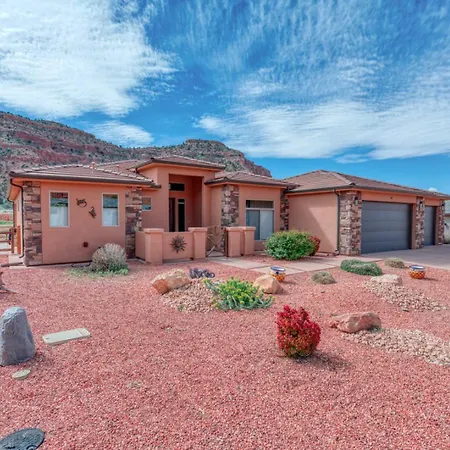 Kanab Hikers' Hideaway Modern Southwest Family Home